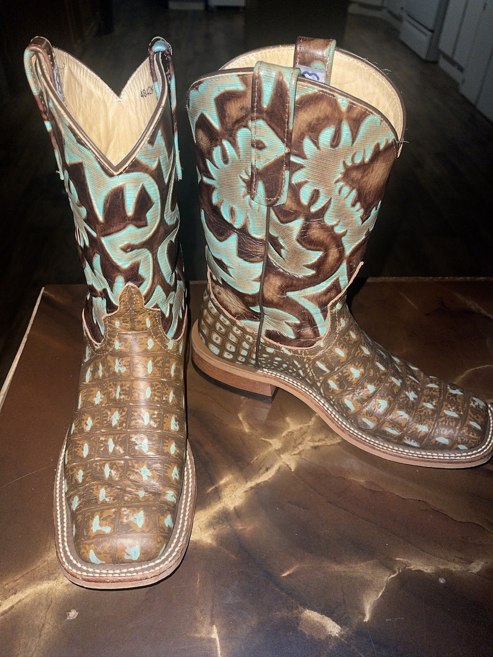 Womens Anderson Bean Brown Turquoise  Exotic Gator Print Sz 8